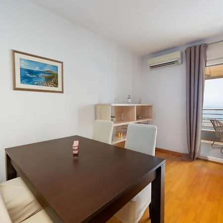 Apartment Jolie Iii *